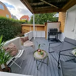 Spacious And Central Apartment With A Private Garden, Free Parking And Ev Recharging