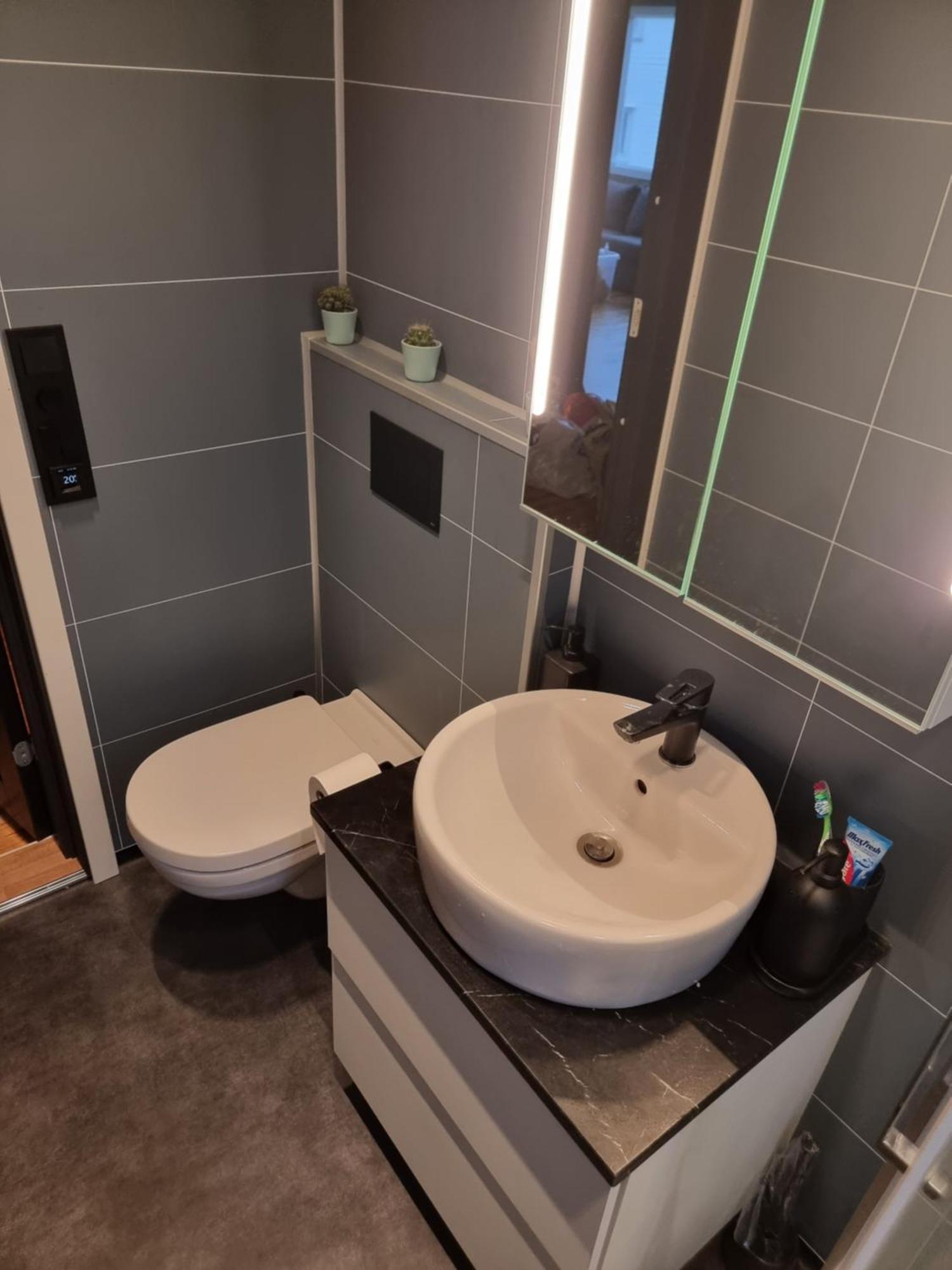 Spacious And With A Private Garden And Free Parking