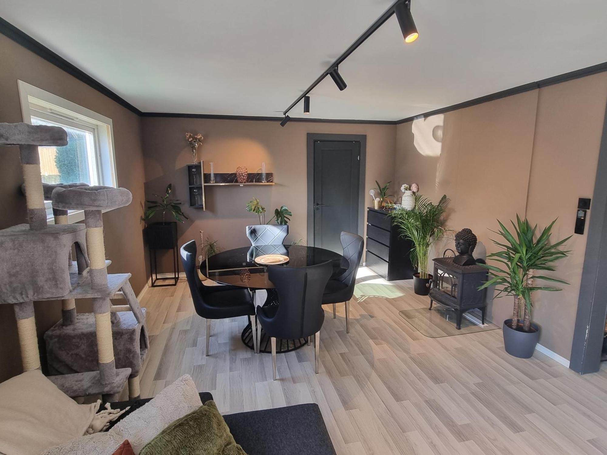 Spacious And With A Private Garden, Free Parking And Ev Recharging *