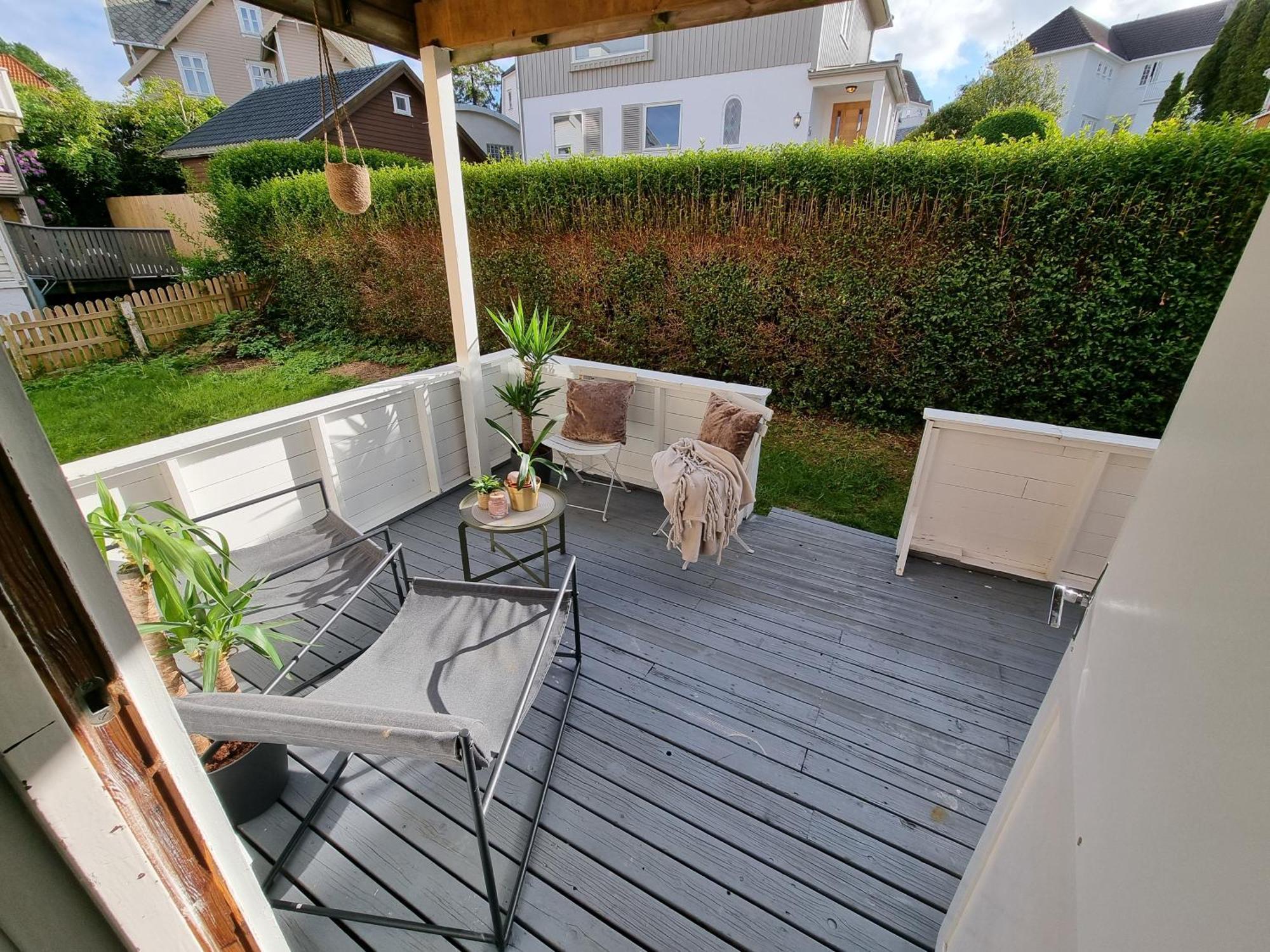 Spacious And With A Private Garden, Free Parking And Ev Recharging *